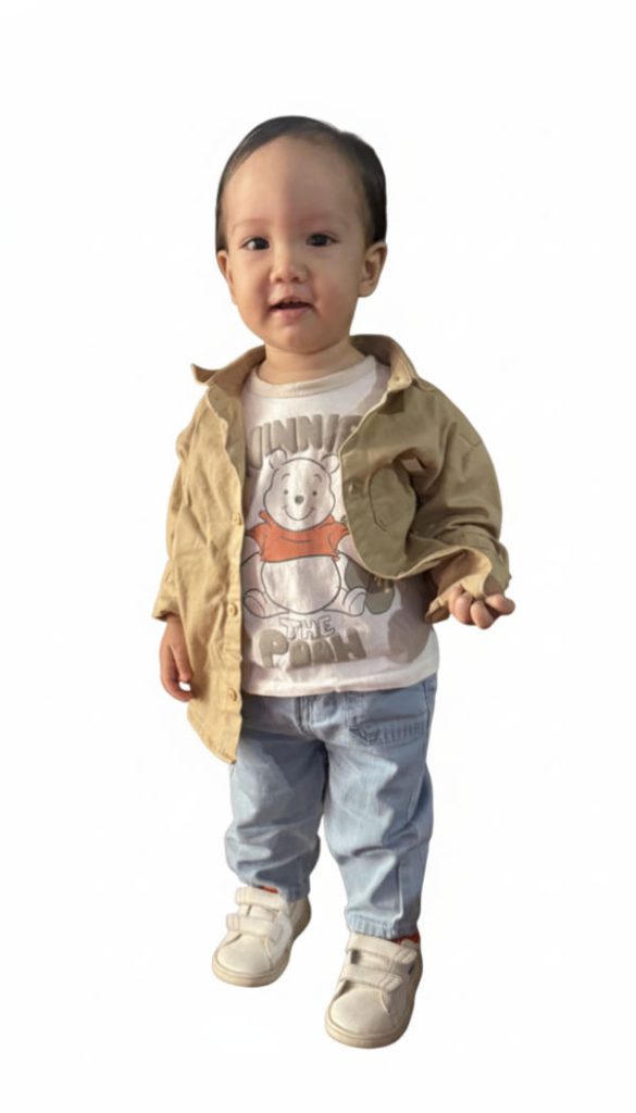 A portrait picture of Riley Solis Stott